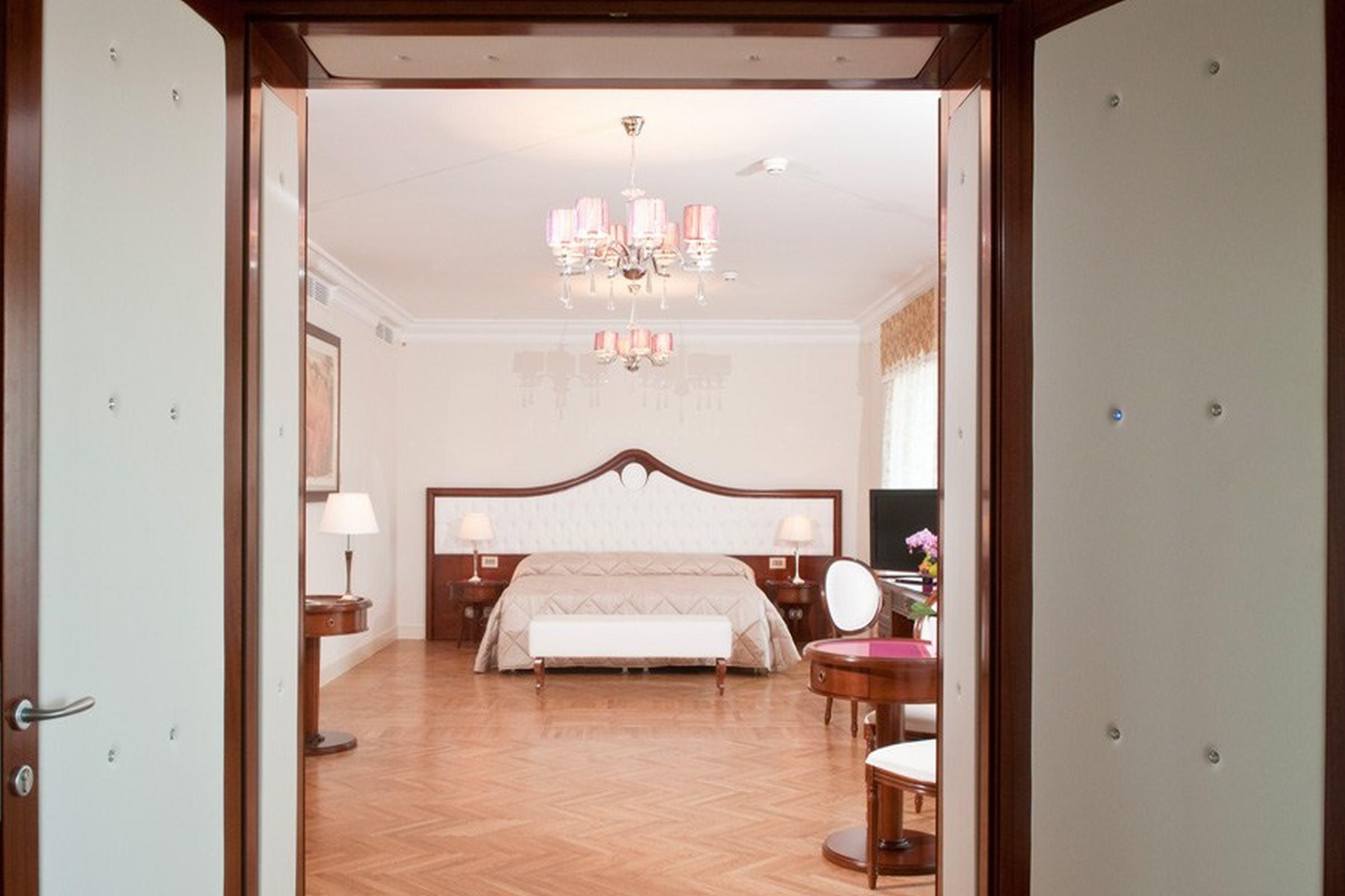 Hotel Grand Italia 5*